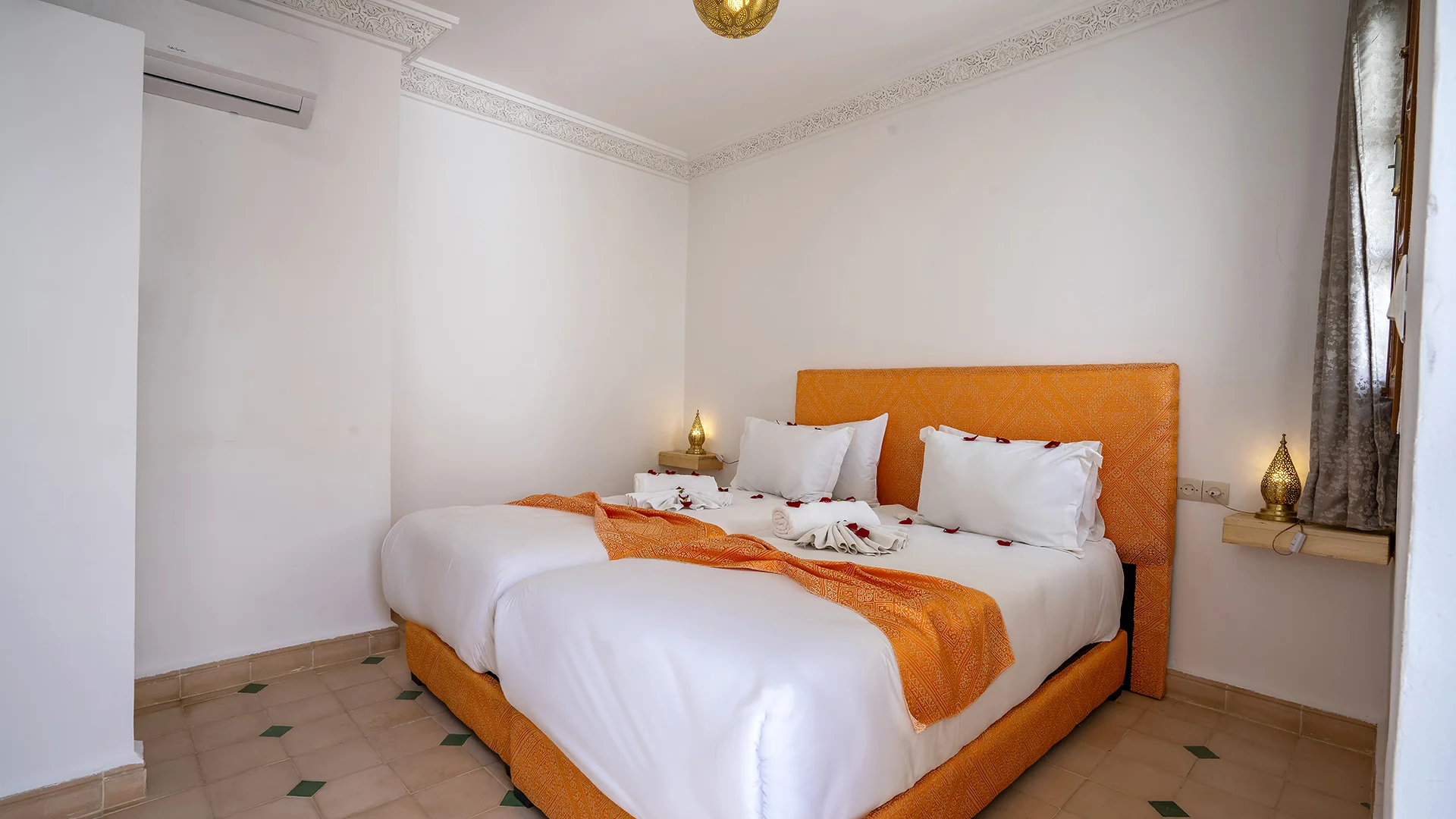 Chambre double lumineuse du Riad Ilyan, Marrakesh