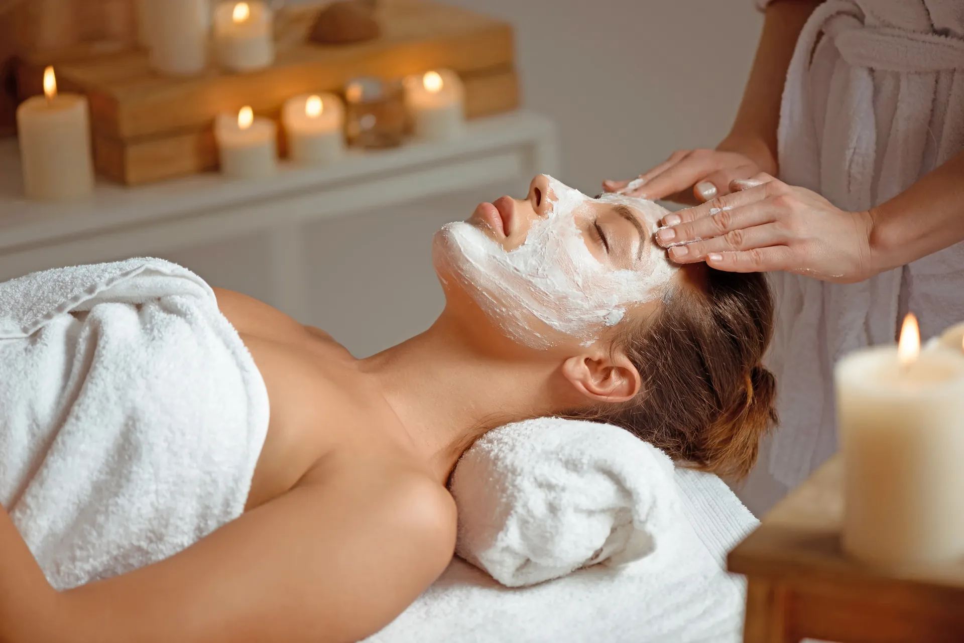 Soin du visage avec masque au spa du Riad Ilyan, Marrakesh